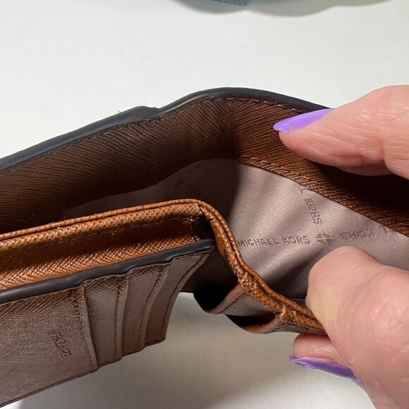 Michael Kors Wallet MK Logo Tan Pebbled Leather Wallet MK Logo Snap Zip Closure - Picture 7 of 10